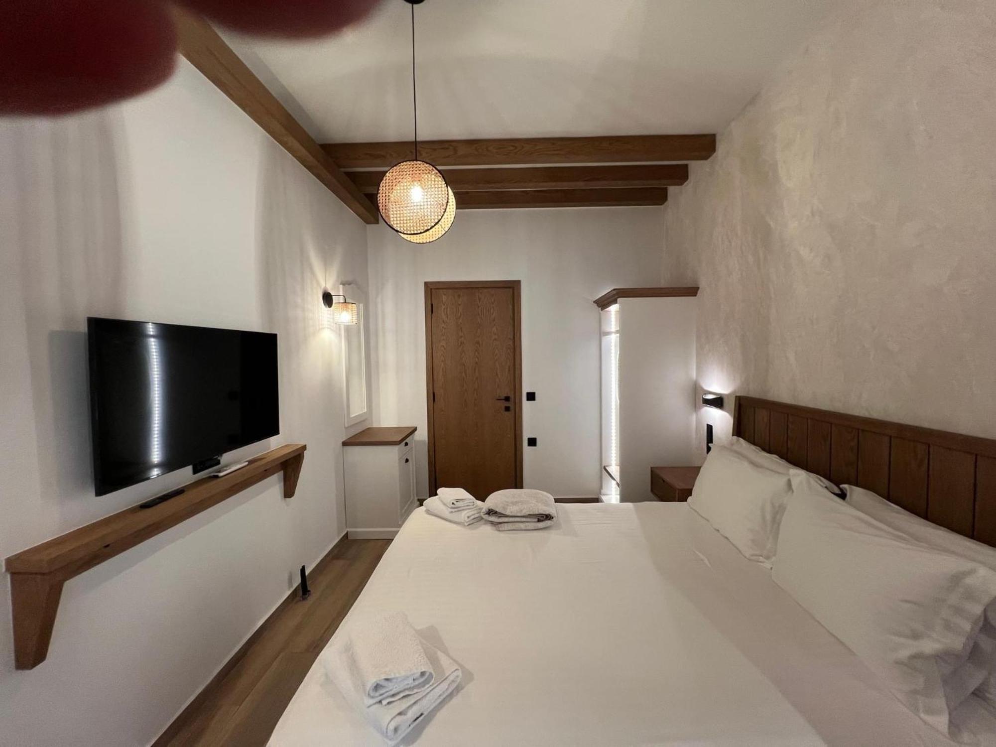 The Mits Luxury Apartments Skiathos-Stadt Exterior foto